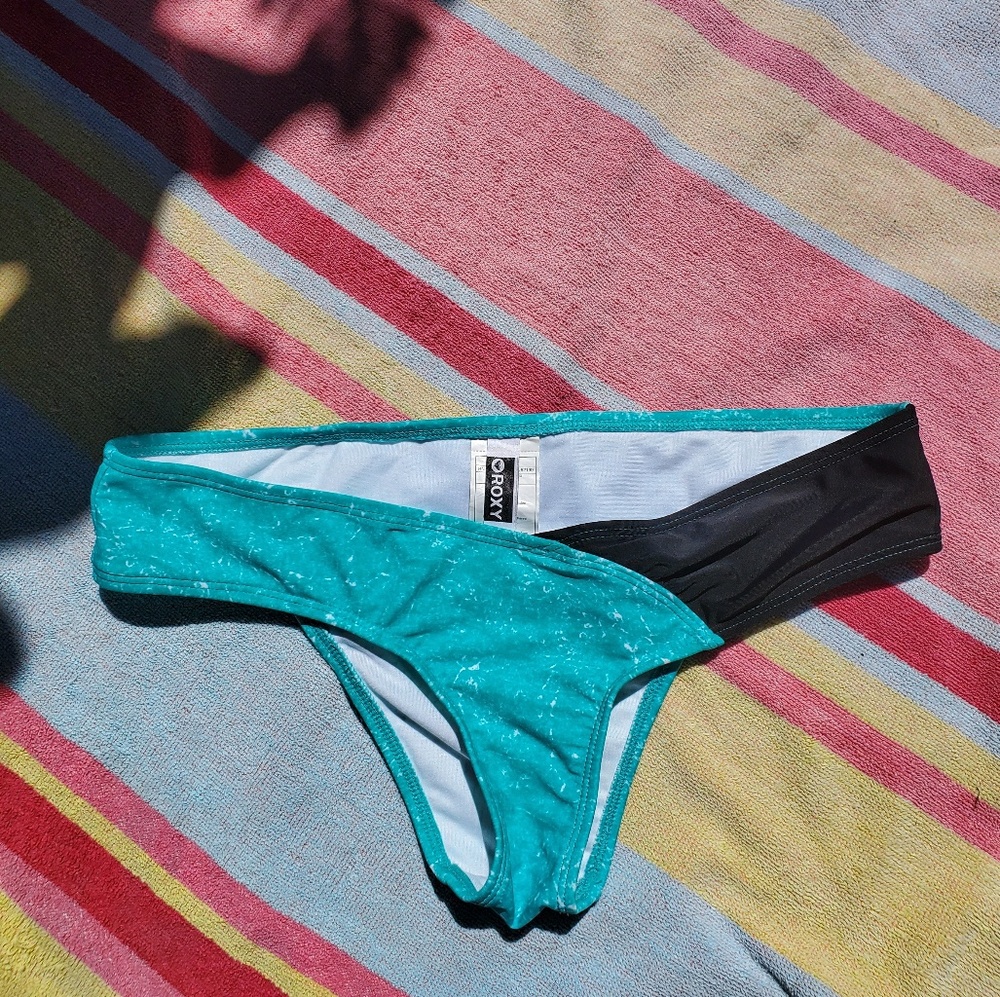 Roxy Sexy Bikini Bottoms Super Flattering Design